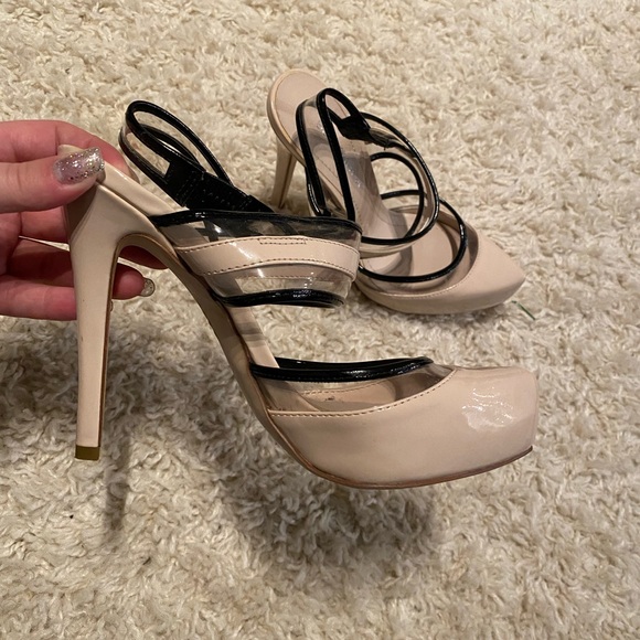 Bcbg heels - Picture 2 of 4